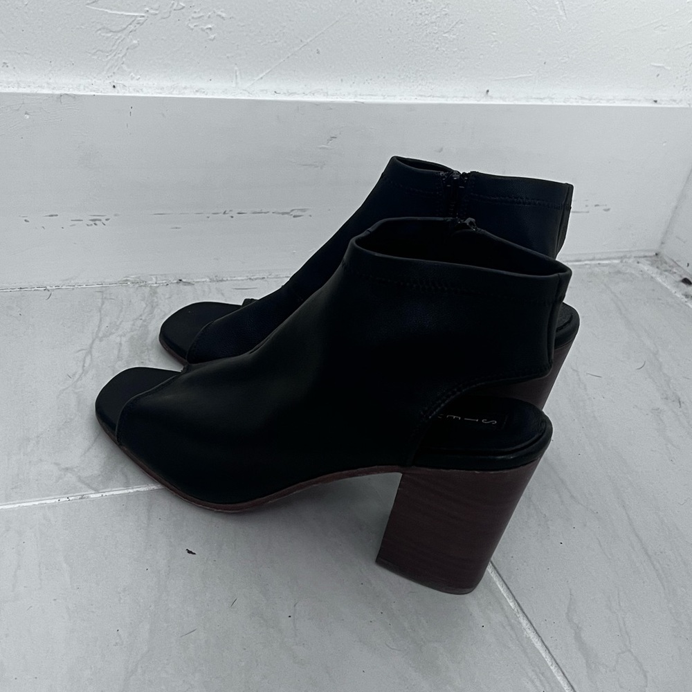 Steve Madden Black Leather Ankle Boots
